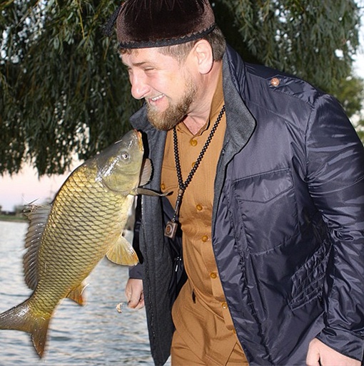 На фотографиях с главой Чечни позируют даже рыбки! Фото: alihan 777