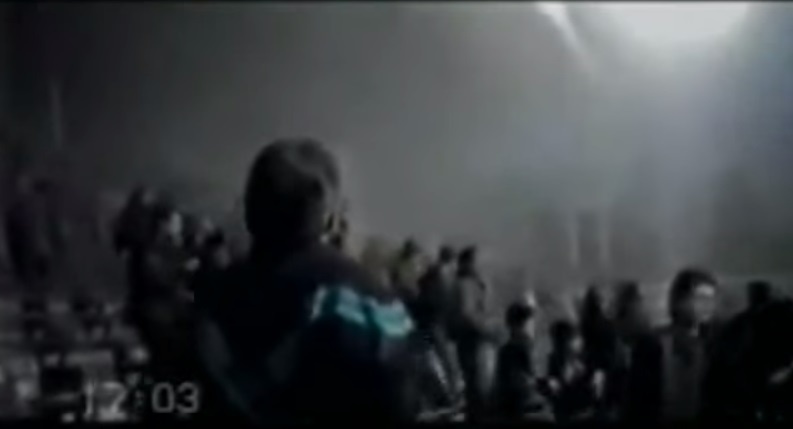 Первые минуты на стадионе после взрыва. Кадр из фильма Владимира Арьева 