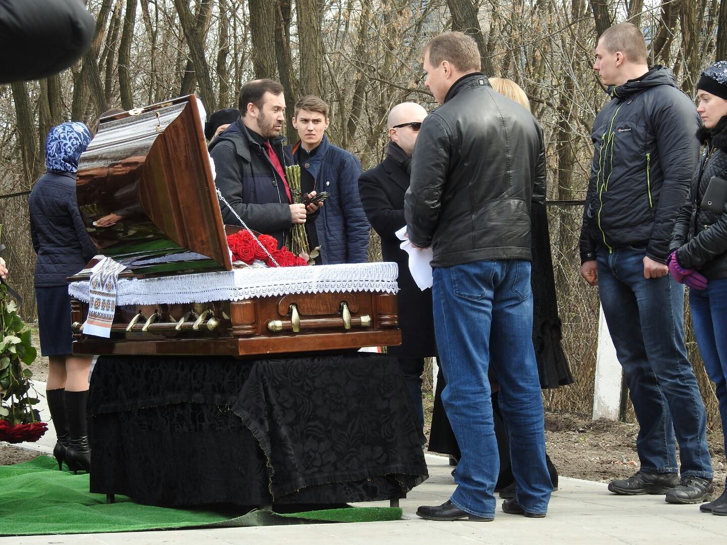 Прощание с павлом. Похороны Олега Коротаева.