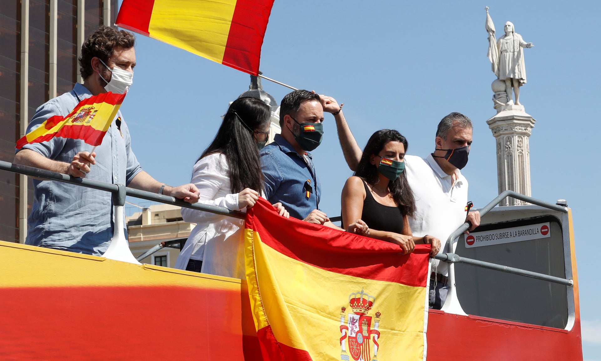 Приезд в испанию. Туристы в Испании. Испания туризм. Испанцы туристы. Иностранные туристы в Испании.