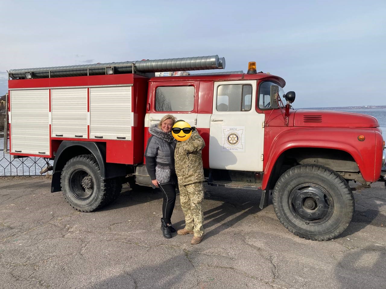 Прикордонники, які захищають Запоріжжя, отримали пожежну машину від литовських благодійників