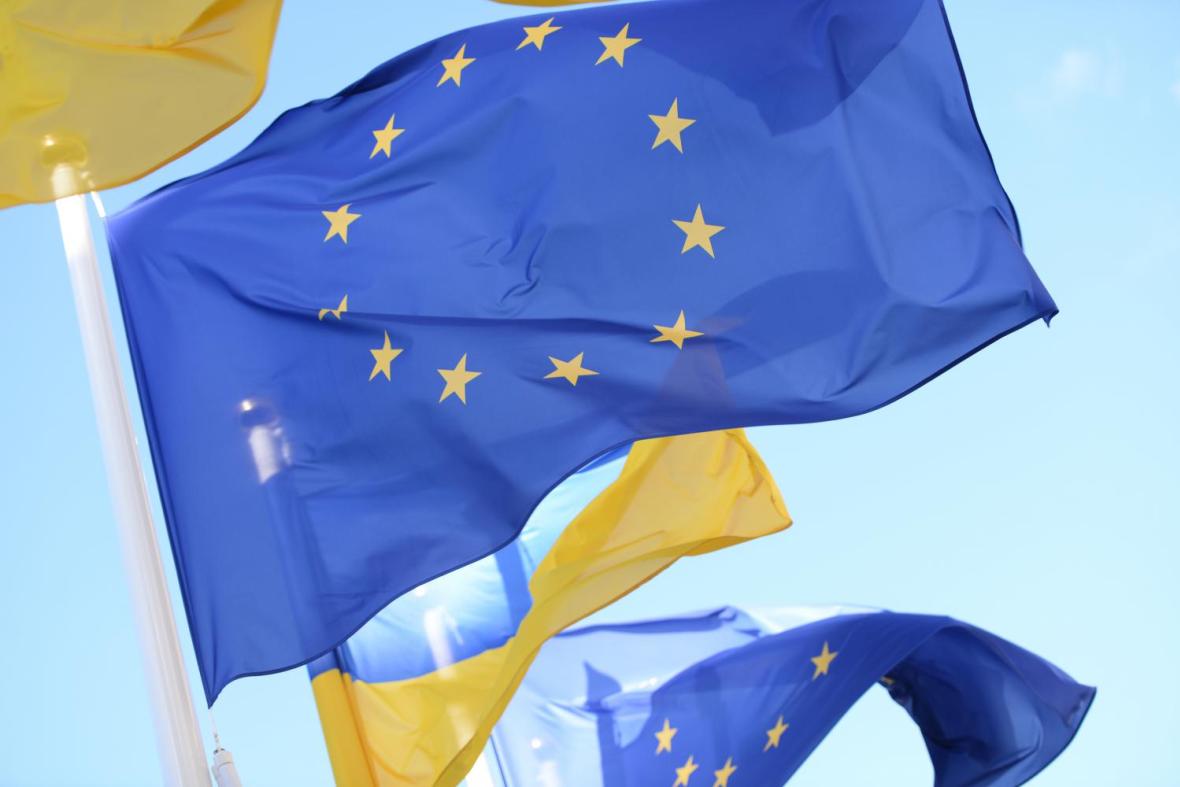 Стало відомо, скільки запоріжців підтримують вступ України до Європейського Союзу