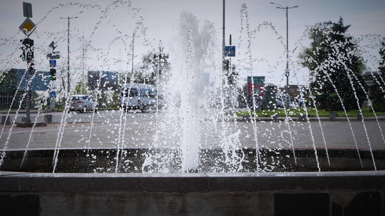 У Запоріжжі відновлюють роботу фонтани (Фото)