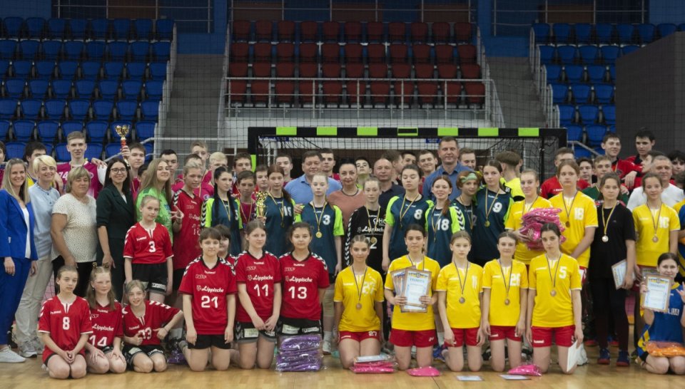 У Запоріжжі завершилась обласна першість з гандболу серед юнаків та дівчат (ФОТО)