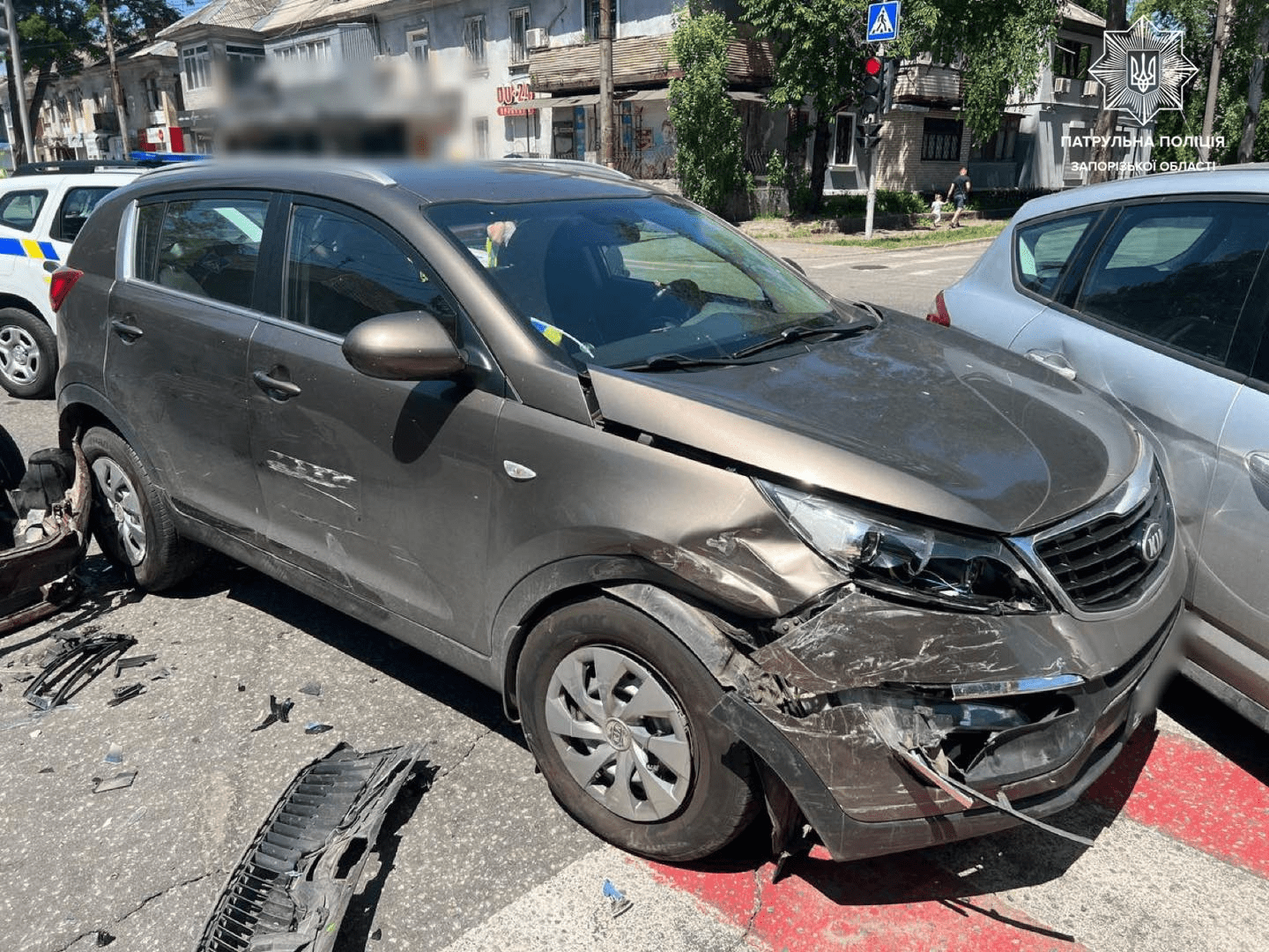 В одному з районів Запоріжжя сталася ДТП за участю трьох авто (Фото)