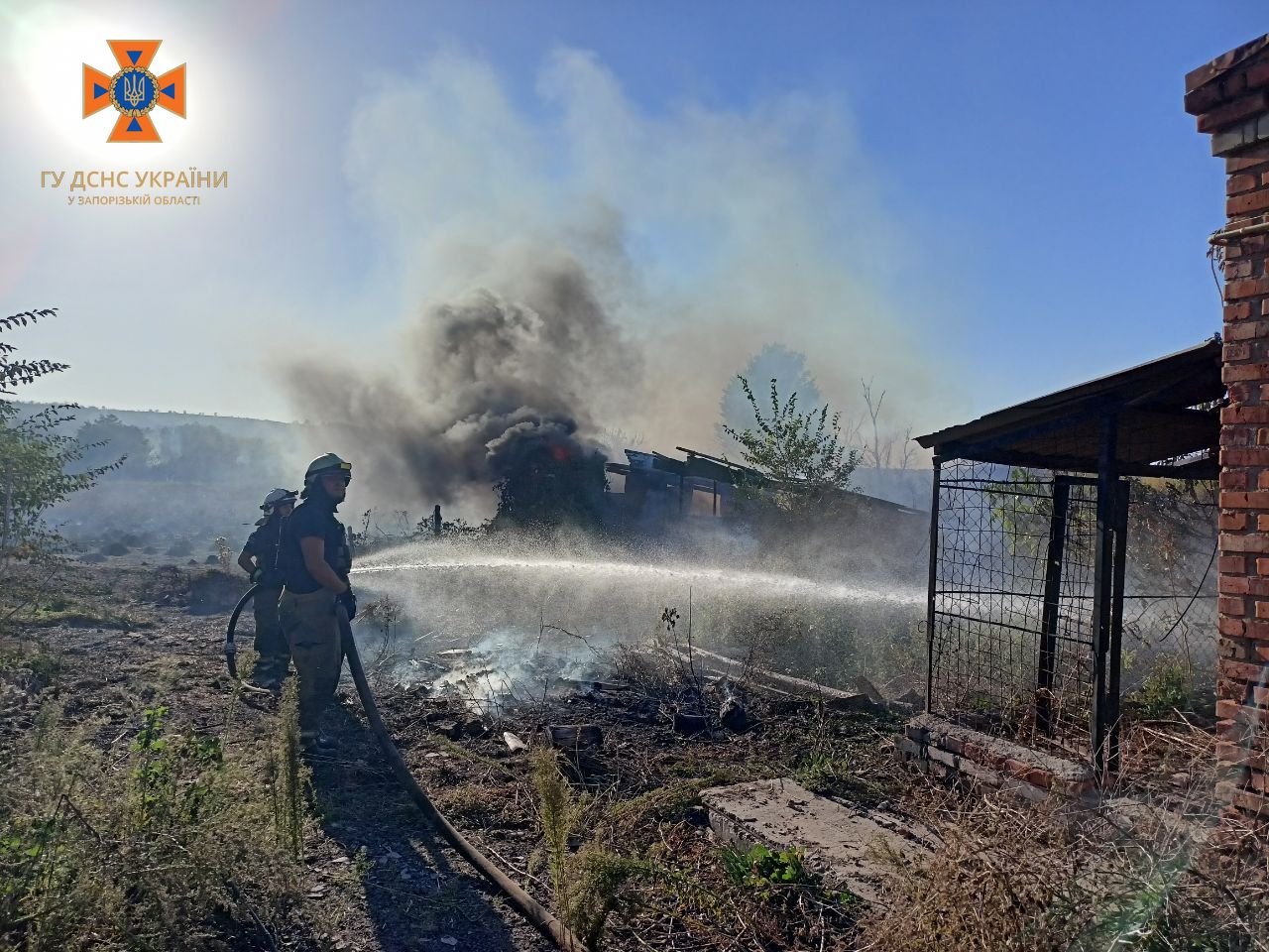 У двох районах Запорізької області внаслідок ворожих обстрілів виникло 11 пожеж (Фото)