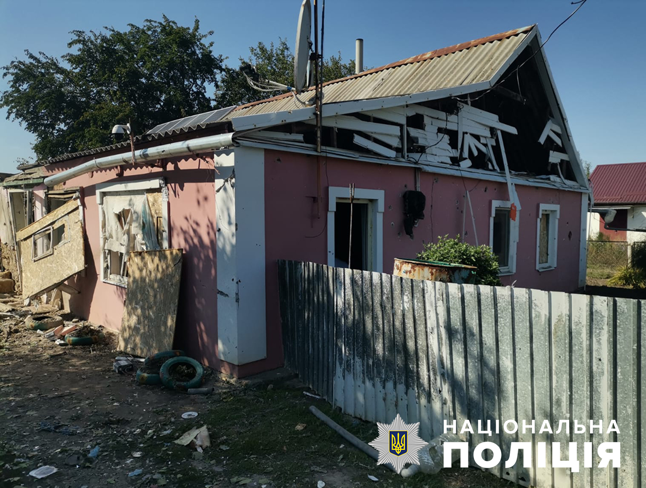 Били з авіації, РСЗВ, артилерії та БПЛА: з'явилися фото наслідків ворожих атак по території Запорізької області